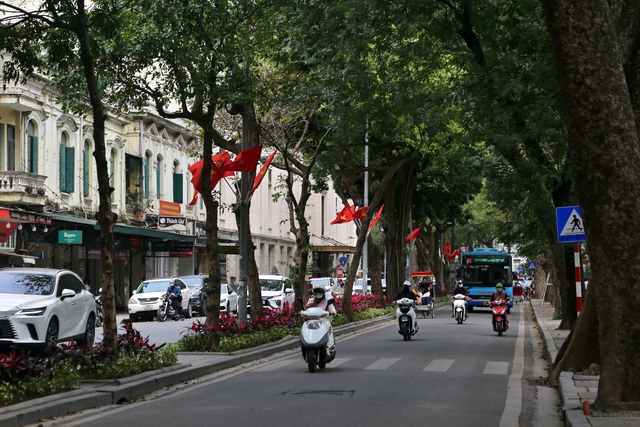 Hiện trạng khu phía tây hồ Hoàn Kiếm được nghiên cứu thành không gian công cộng - Ảnh 12.