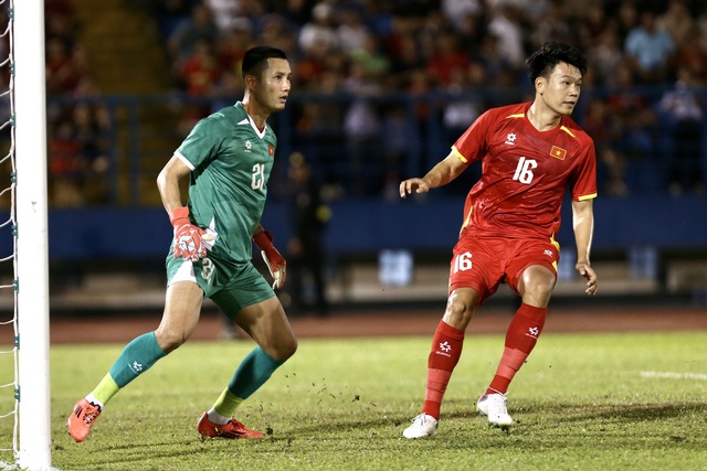 Đội tuyển Việt Nam 2-0 Campuchia: Tiến Linh vào sân - Ảnh 1.