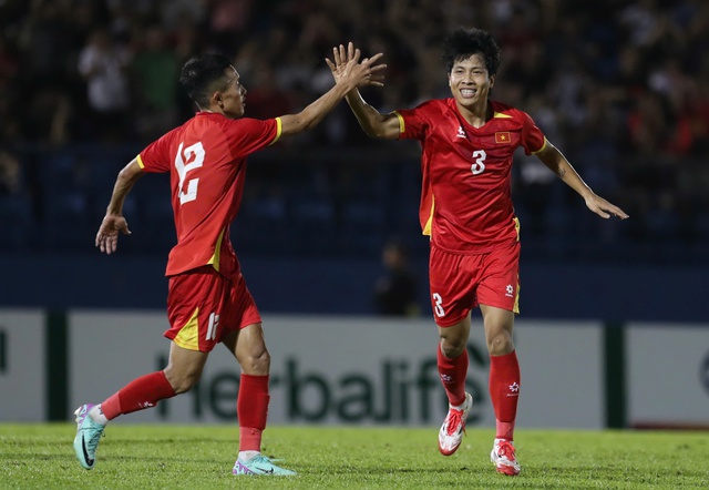 Vietnamesisches Team – Kambodscha 2:1: Bong Samuel trifft aus großer Distanz – Foto 4.