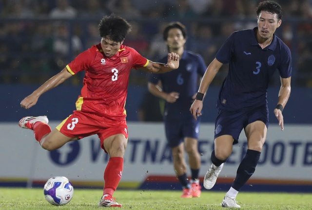 Vietnamesisches Team – Kambodscha 2:1: Bong Samuel trifft aus großer Distanz – Foto 1.