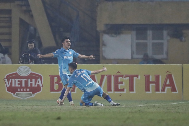 Bảng xếp hạng V-League mới nhất: HAGL ở nấc thang cực thấp, Đ&agrave; Nẵng chưa tho&aacute;t đ&aacute;y- Ảnh 1.