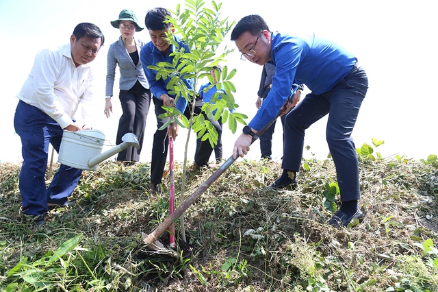 Tháng Thanh niên: Nh - Ảnh 2.