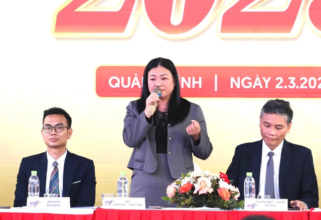 Tư vấn mùa thi: Đại diện Bộ GD-ĐT giải đáp thắc mắc tuyển sinh năm 2025- Ảnh 11.