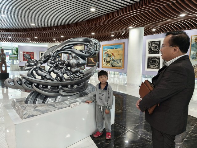 Tác giả tượng đài Bà mẹ Việt Nam anh hùng trình làng 2 tác phẩm ấn tượng- Ảnh 1.