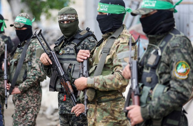 Israeli airstrike kills Hamas political leader in southern Gaza, Hamas says - Ảnh 1.