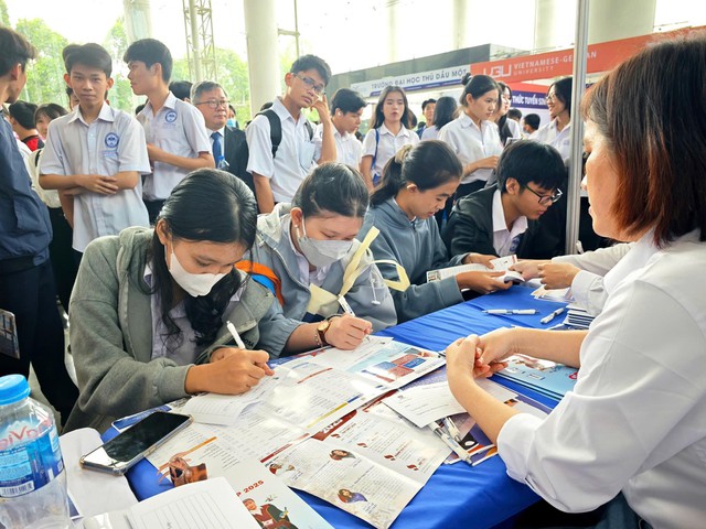 Để tham gia xét tuyển năm nay, thí sinh cần chuẩn bị những gì? - Ảnh 1.