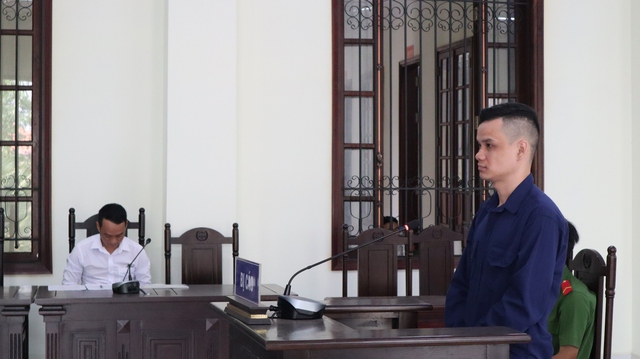 Sáng bị xử phạt hành chính , tối đâm chết người tại Bình Phước - Ảnh 2. Sáng bị xử phạt hành chính , tối đâm chết người tại Bình Phước - Ảnh 2.