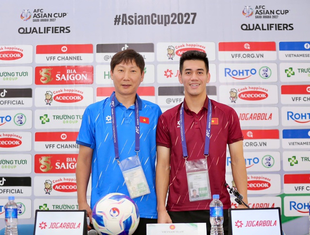 HLV Kim Sang-sik: 'L&agrave;o mạnh hơn rồi, đội tuyển Việt Nam đừng chủ quan'- Ảnh 2.