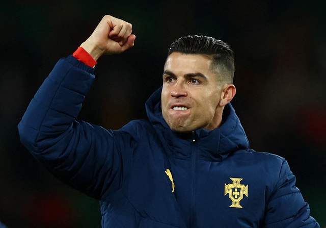 Ronaldo thốt lên hạnh phúc khi Bồ Đào Nha đi tiếp, Lamine Yamal hứa sẽ ghi bàn- Ảnh 1. Ronaldo thốt lên hạnh phúc khi Bồ Đào Nha đi tiếp, Lamine Yamal hứa sẽ ghi bàn- Ảnh 1.