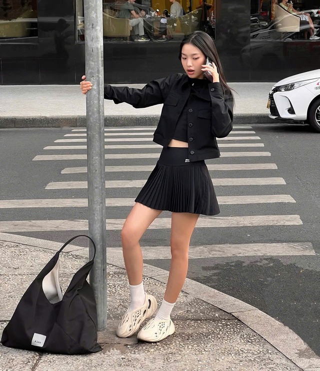 Làm mới cho diện mạo ngày hè với chân váy mini- Ảnh 8. Làm mới cho diện mạo ngày hè với chân váy mini- Ảnh 8.