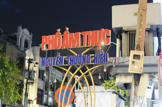 Phố ẩm thực Nguyễn Thượng Hiền vắng vẻ, thực khách nói gì?  - Ảnh 1.