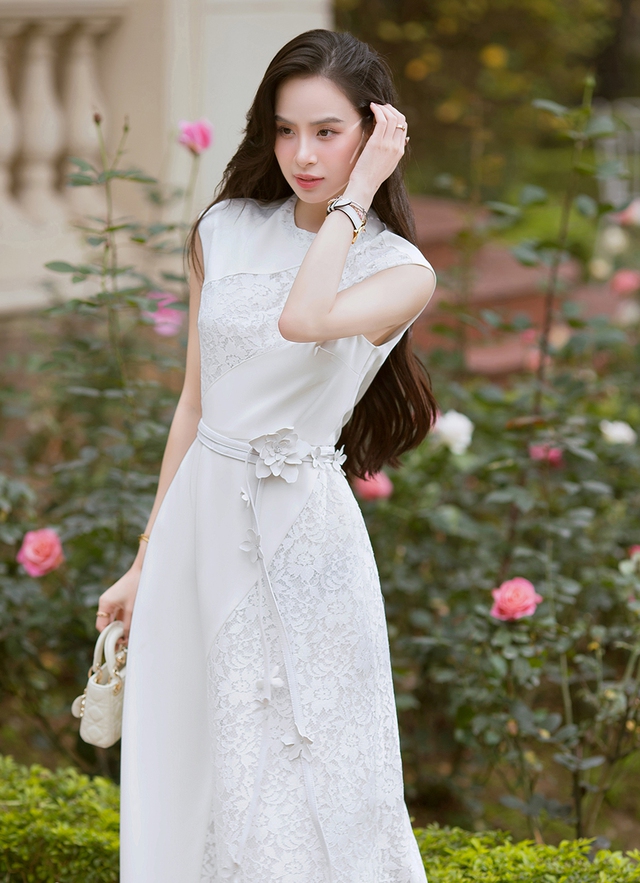 Diện váy trắng cho mùa hè đầy nắng- Ảnh 4. Diện váy trắng cho mùa hè đầy nắng- Ảnh 4.