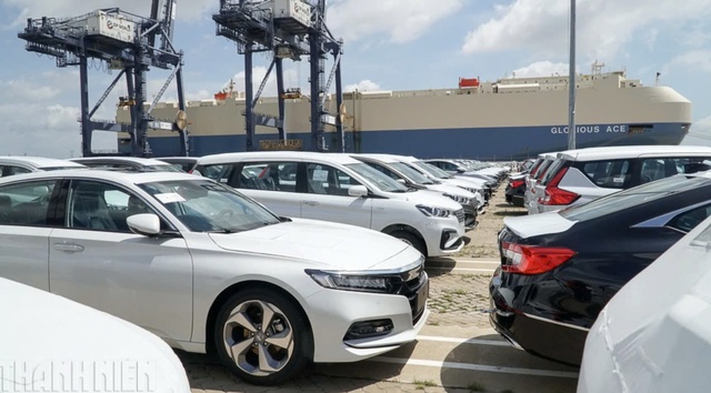 Đề xuất giảm mạnh thuế nhập khẩu ô tô, áp dụng ngay tháng 3 - Ảnh 1.