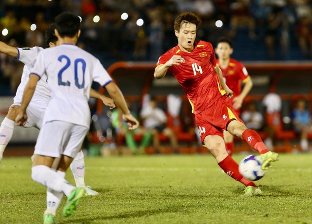 Đội tuyển Việt Nam 'đua' chỉ số phụ với Malaysia, đề phòng bất trắc ở Asian Cup
- Ảnh 2.