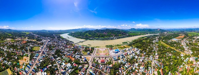 Hoài Nhơn - 'Mảnh đất tình người'- Ảnh 1. Hoài Nhơn - 'Mảnh đất tình người'- Ảnh 1.