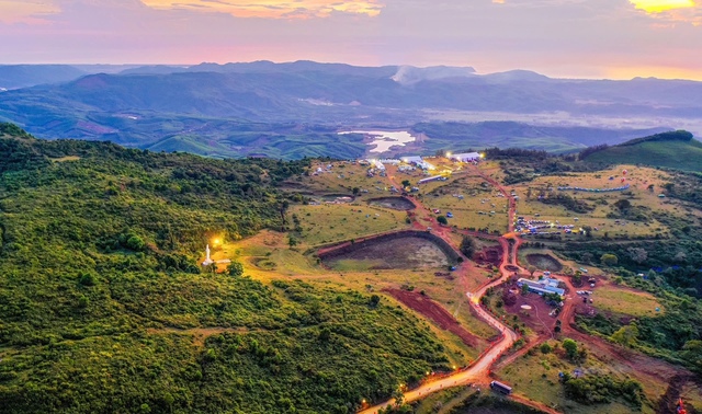 Hoài Nhơn - 'Mảnh đất tình người'- Ảnh 5. Hoài Nhơn - 'Mảnh đất tình người'- Ảnh 5.