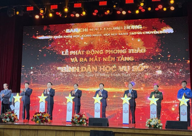 Thủ tướng: Tránh màu mè, hình thức trong phong trào 'Bình dân học vụ số' - Ảnh 2.