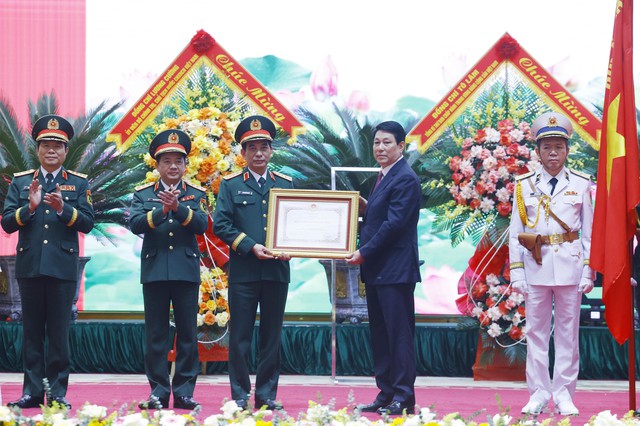 Chủ tịch nước: Bố tr&iacute; c&aacute;n bộ qu&acirc;n sự cấp x&atilde; ph&ugrave; hợp bi&ecirc;n chế qu&acirc;n đội - Ảnh 1.