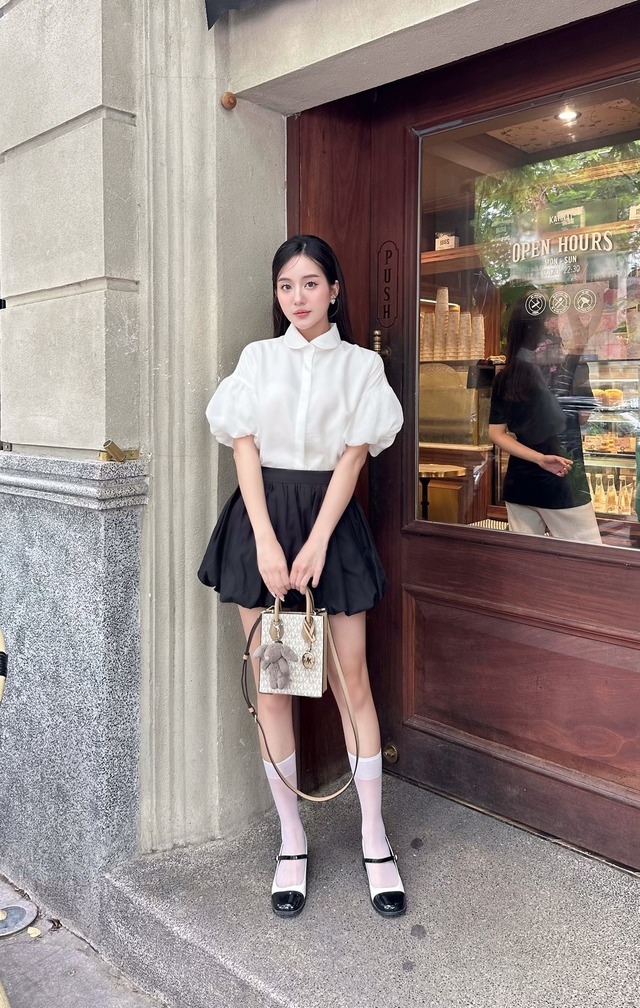 Áo sơ mi cách điệu, làn gió mới thổi bay mọi giới hạn cũ kỹ- Ảnh 6. Áo sơ mi cách điệu, làn gió mới thổi bay mọi giới hạn cũ kỹ- Ảnh 6.