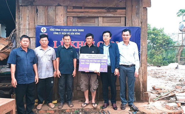 Điện lực Đắk Nông khởi công xây dựng 5 nhà tình nghĩa cho các hộ khó khăn - Ảnh 2.
