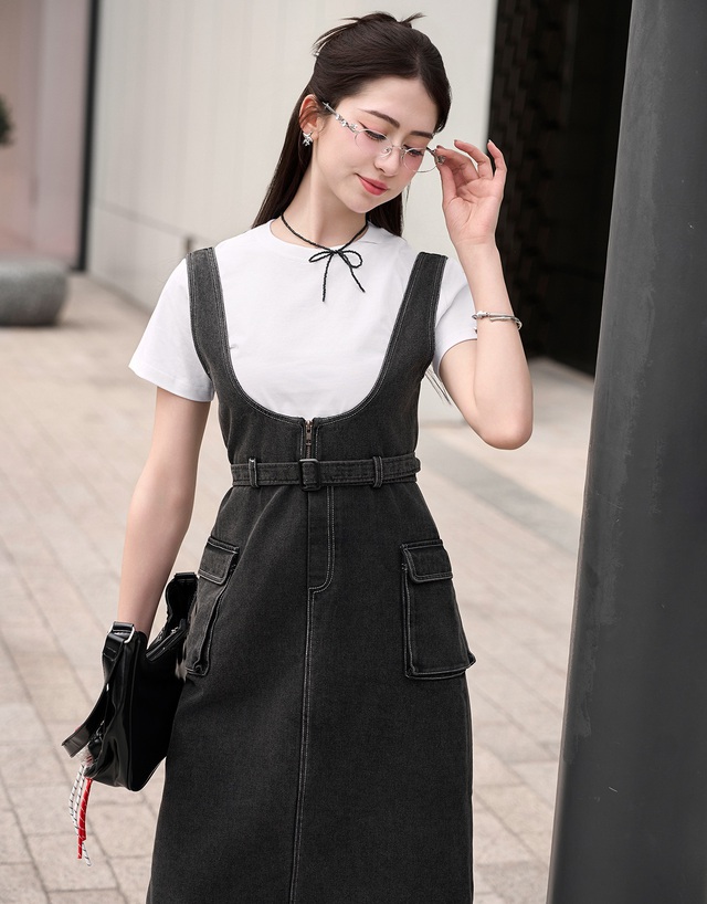 Từ cổ điển đến hiện đại, denim 'cân' mọi cá tính thời trang- Ảnh 3.