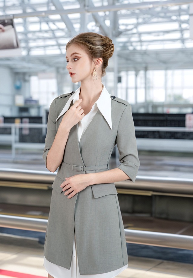 Tạo chiều sâu cho trang phục bằng phong cách phối đồ nhiều lớp- Ảnh 4. Tạo chiều sâu cho trang phục bằng phong cách phối đồ nhiều lớp- Ảnh 4.