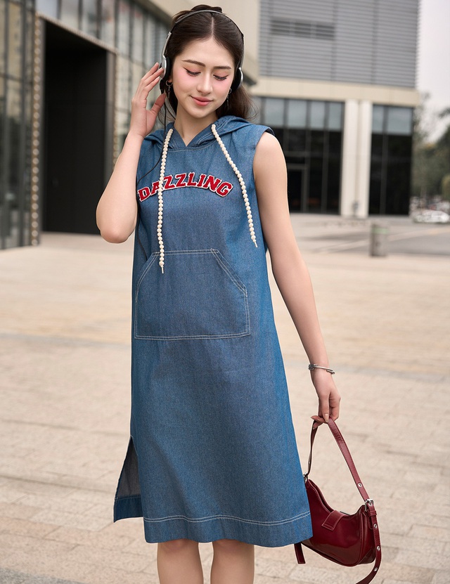 Từ cổ điển đến hiện đại, denim 'cân' mọi cá tính thời trang- Ảnh 5.