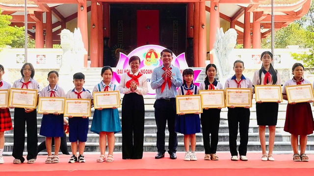  Thiếu nhi C&agrave; Mau noi gương cha anh, phấn đấu trở th&agrave;nh Ch&aacute;u ngoan B&aacute;c Hồ - Ảnh 2.