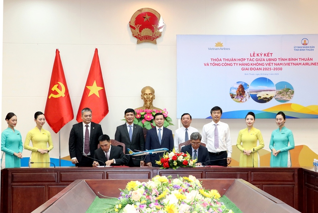 Bình Thuận ký kết hợp tác toàn diện với Vietnam Airlines- Ảnh 1. Bình Thuận ký kết hợp tác toàn diện với Vietnam Airlines- Ảnh 1.