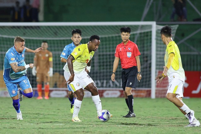 Thay đổi ‘chấn động’ của bóng đá Việt Nam: CLB không được thăng hạng V-League nếu…
- Ảnh 2. Thay đổi ‘chấn động’ của bóng đá Việt Nam: CLB không được thăng hạng V-League nếu…
- Ảnh 2.