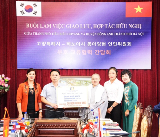 Chung dòng máu Lạc Hồng: Ni sư vì hòa bình- Ảnh 2. Chung dòng máu Lạc Hồng: Ni sư vì hòa bình- Ảnh 2.