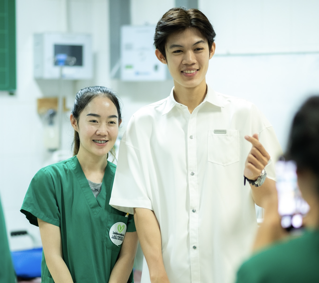 CĐV đặc biệt của Trường ĐH Lào: Từng khoác áo U.19 Lào, cực mê Quang Hải- Ảnh 4.