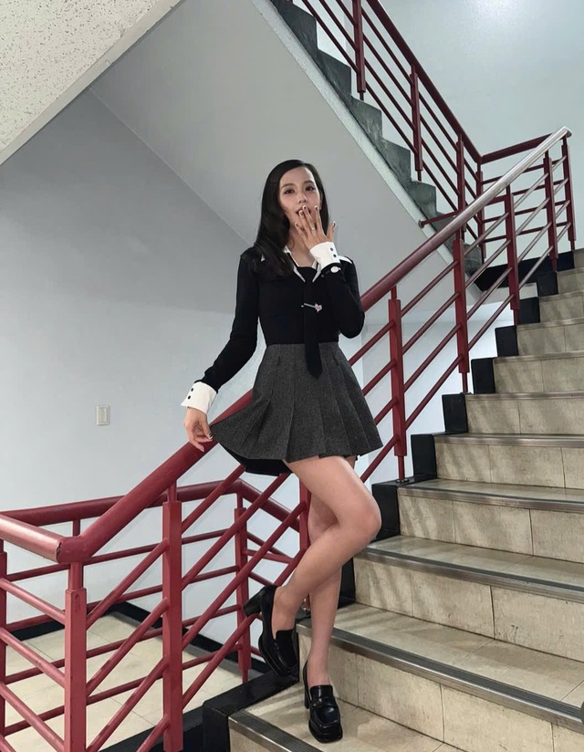 Trẻ trung hơn với bản phối cùng cà vạt - Ảnh 3.