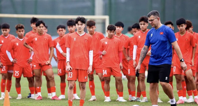Dòng chảy Việt kiều nâng chất U.22 và U.17 Việt Nam, ‘cánh chim’ lạ được kỳ vọng- Ảnh 2.