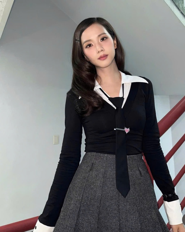 Trẻ trung hơn với bản phối cùng cà vạt - Ảnh 4.
