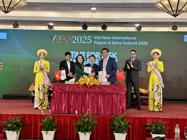 Trung Quốc mang 20 doanh nghiệp sang Việt Nam mua hồ ti&ecirc;u  - Ảnh 1.