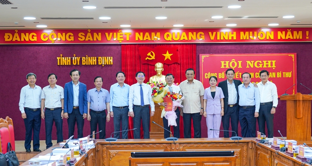 Ông Nguyễn Tự Công Hoàng tham gia Ban Thường vụ Tỉnh ủy Bình Định - Ảnh 1.