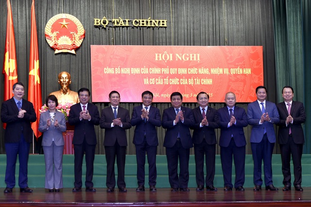 Bộ Tài chính sẽ giảm thêm 10.000 công chức, viên chức - Ảnh 2.