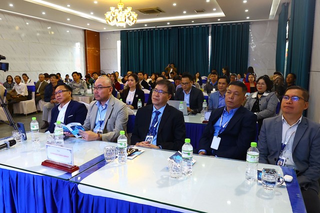 Veron Group signed a high-tech training cooperation agreement with Dong Phuong College - Photo 3.