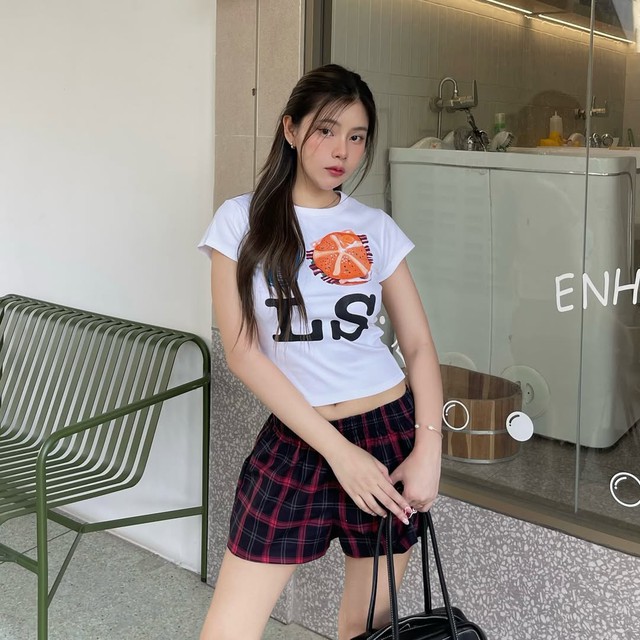 ‘Giải nhiệt’ mùa hè với những mẫu áo phông cá tính- Ảnh 2.