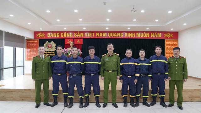 Công an Hà Nội cử 6 chiến sĩ tinh nhuệ tham gia đoàn hỗ trợ Myanmar- Ảnh 1.