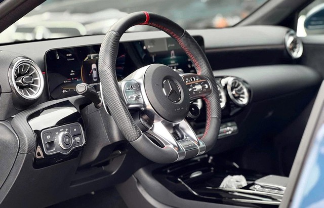 Mercedes - AMG A35 giảm giá mạnh , chỉ còn hơn 1 , 4 tỉ đồng - Ảnh 3.