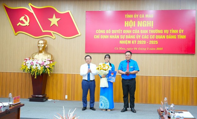 Cà Mau: Công bố nhân sự Đảng ủy các cơ quan Đảng tỉnh nhiệm kỳ 2020-2025

- Ảnh 2.