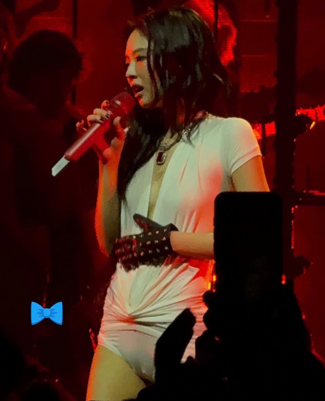 Jennie (BlackPink) g&acirc;y tranh c&atilde;i khi diện đồ nội y l&ecirc;n s&acirc;n khấu - Ảnh 1.