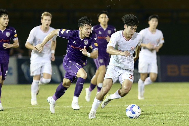 Bảng xếp hạng V-League mới nhất: HAGL trôi về nơi rất xa, đội Đà Nẵng nguy kịch- Ảnh 1.