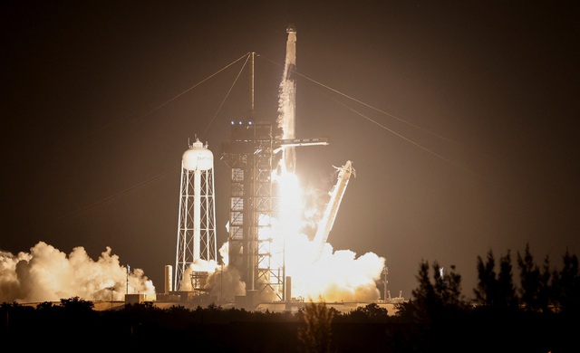 Nhà đầu tư Bitcoin khám phá 2 địa cực cùng SpaceX trên qũy đạo - Ảnh 2.