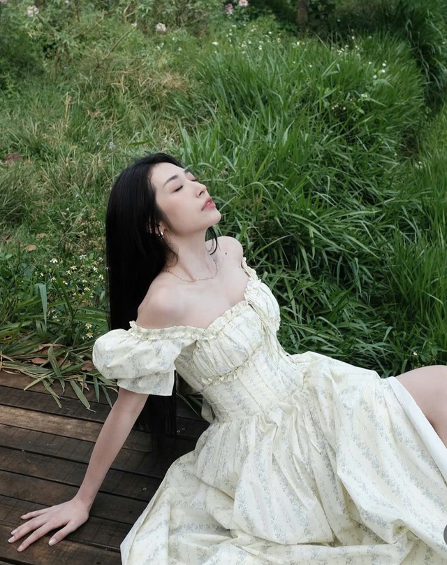 Chào hè với mốt trễ vai cho nàng thêm phần nữ tính- Ảnh 2.