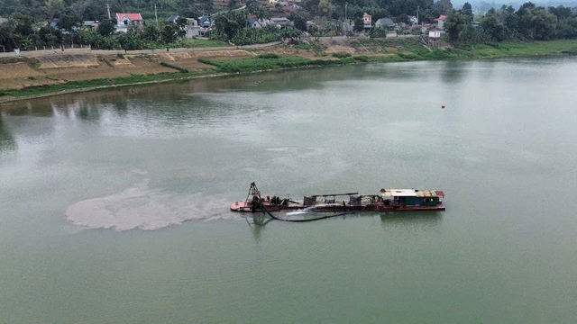 Bố trí Công an ngăn chặn khai thác cát trái phép trên sông Mã - Ảnh 1.