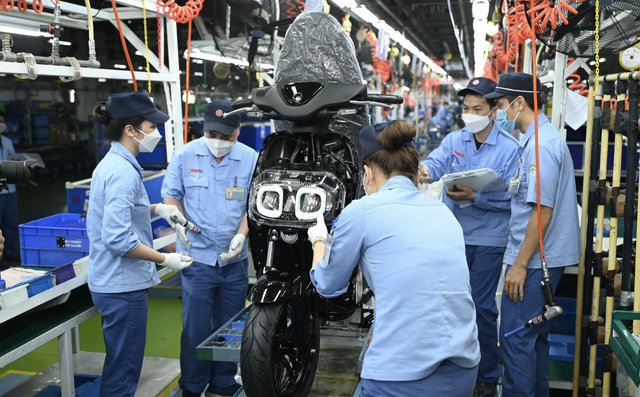 Honda, Yamaha 'nhảy' vào mảng xe máy điện, cục diện cạnh tranh ngày càng hấp dẫn - Ảnh 4.