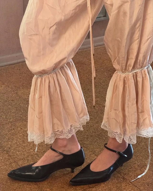 Quần culottes thanh lịch nhưng vẫn tiện dụng đang là xu hướng mặc hè 2025 - Ảnh 2.